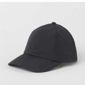 H&M Sleek Black Cap